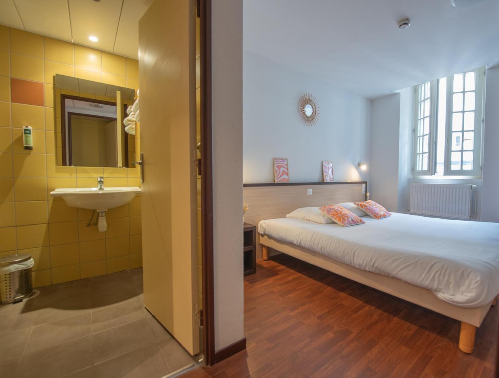 Logis Hotel Le Commerce Navarrenx Buitenkant foto